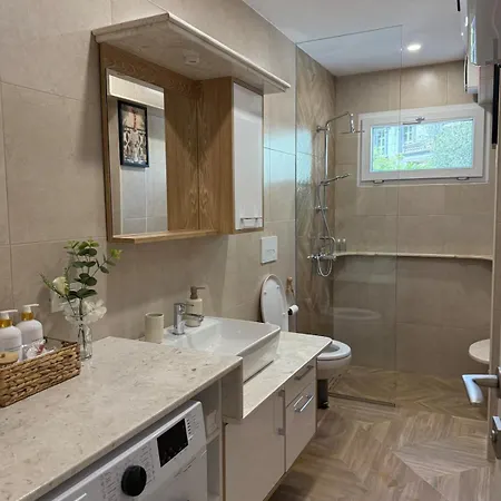 Lemon Garden Cozy 2Br Apt Private Garden Center * 티라나
