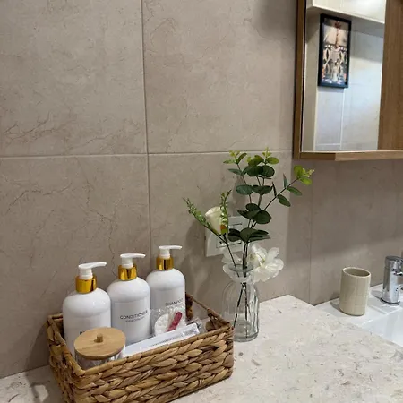 Lemon Garden Cozy 2Br Apt Private Garden Center 티라나